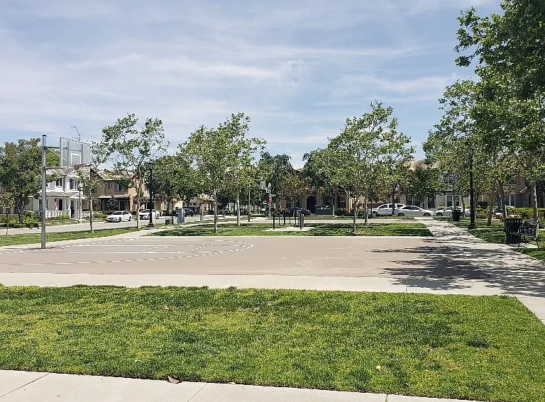 16020 Huntington Garden Ave — Photo 28