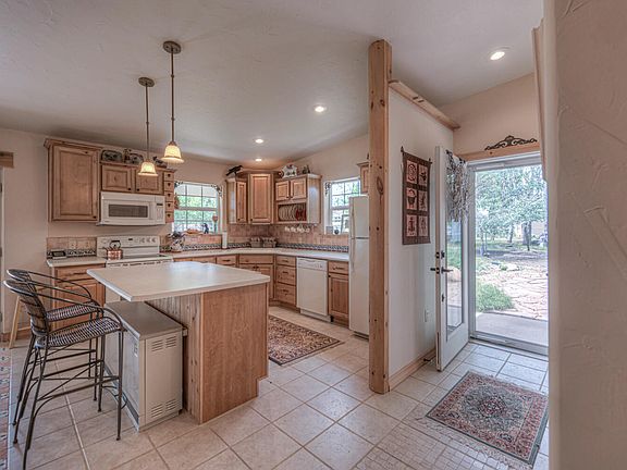 4th image of 311 W 1st St #Lv