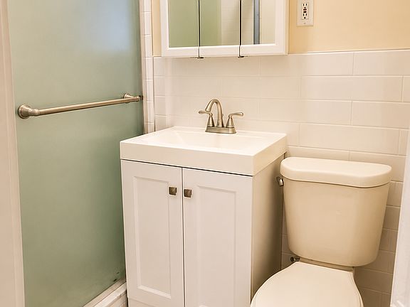 3rd image of 33 Peterborough St #14