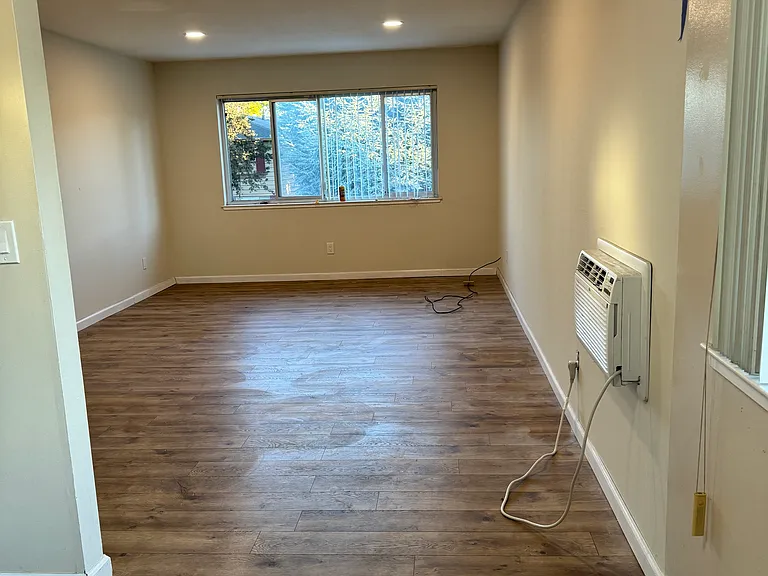 439 Vasquez Ct #4 — Photo 5