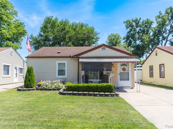 19130 Wall St, Melvindale, MI 48122