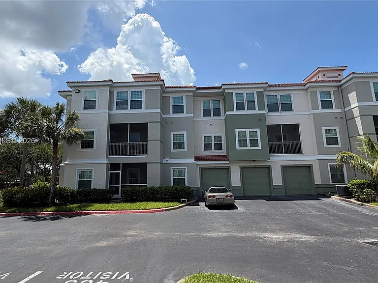 23500 Walden Center Dr #210 — Photo 2
