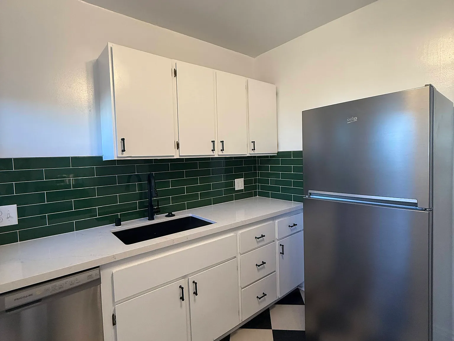 1 bed, $2,100 — Photo 4