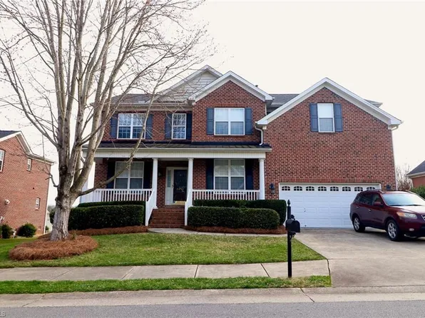 2090 Waterford Village Dr, Clemmons, NC 27012