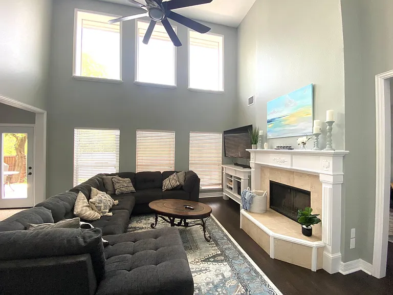 2125 Columbia Dr — Photo 8