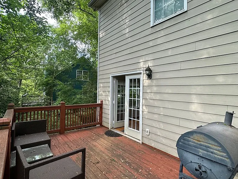 250 Hodgson Dr — Photo 36