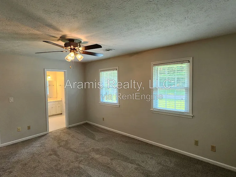 829 Bradford Ct SW — Photo 6