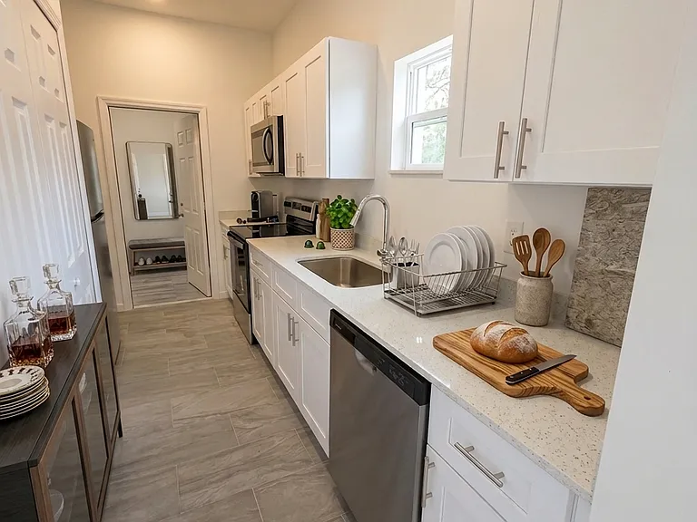 416 Columbus Blvd S — Photo 4