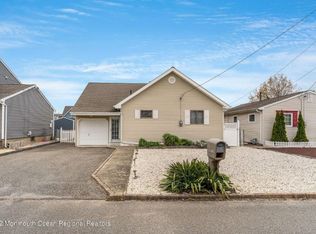 18 Commodore Dr, Brick, NJ 08723