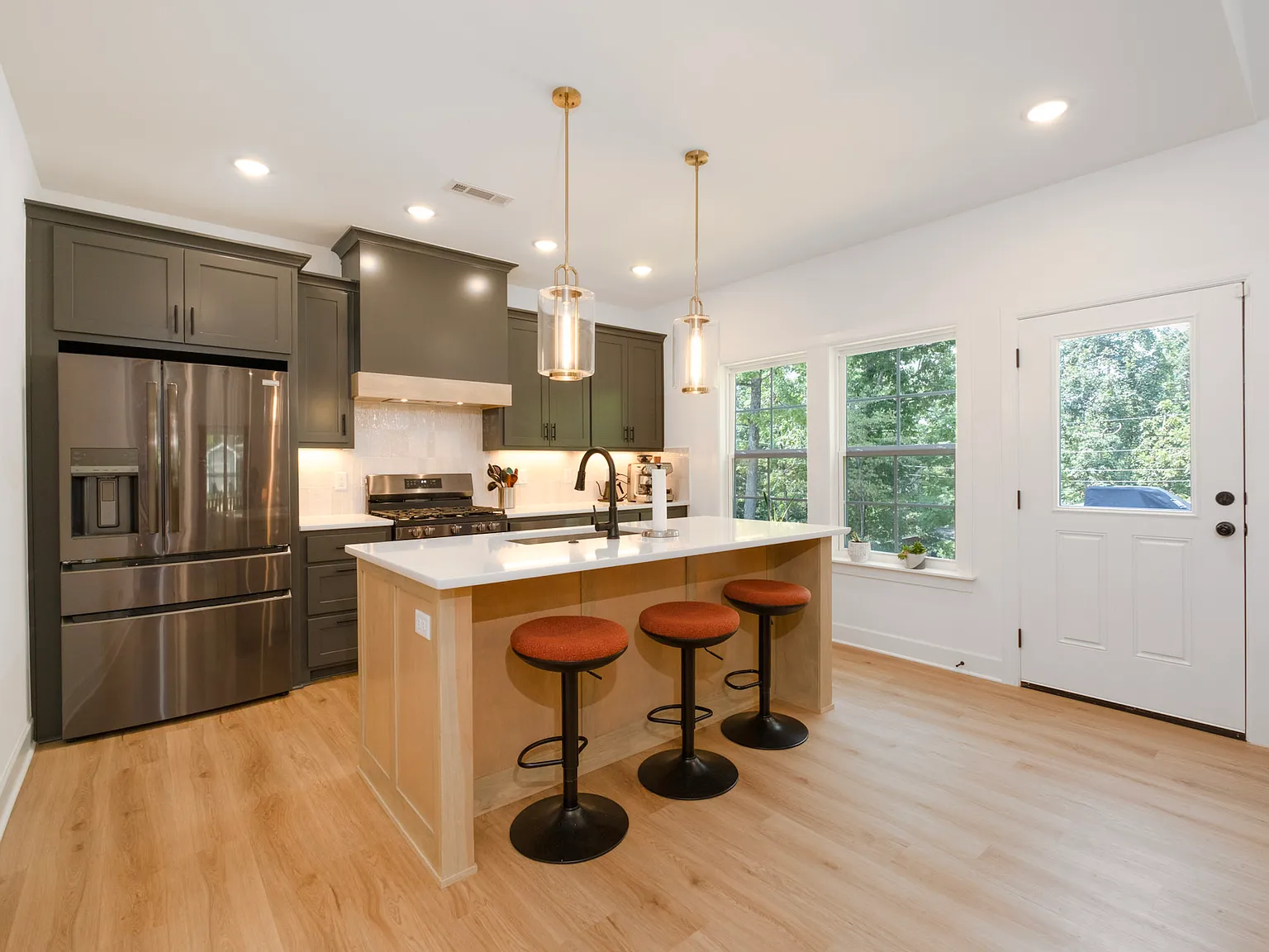 2 bed, 1106 sqft, $1,795 — Photo 3