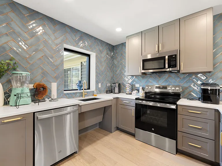 Green Trails Apartments — Photo 11