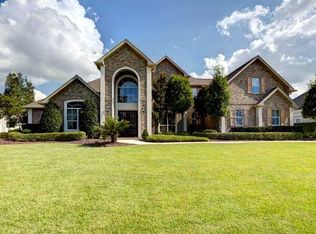 211 Forest Oaks Dr, New Orleans, LA 70131