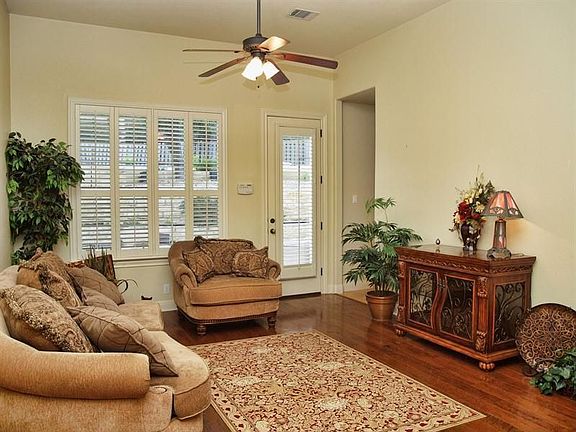 4th image of 318 Nautilus Ave
