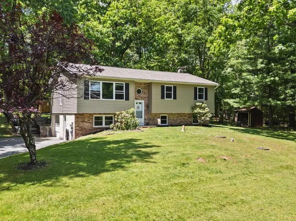 129 Beechwood Dr, Birdsboro, PA 19508