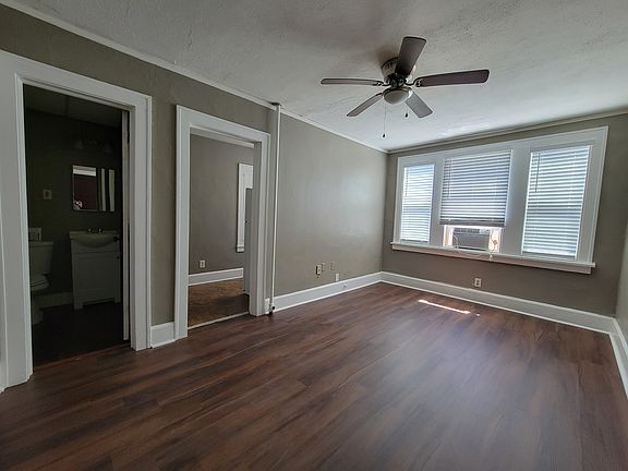 3rd image of 250 11th Ave NE APT 6