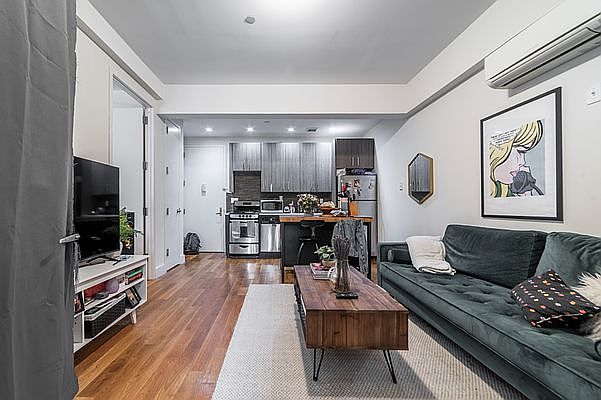 1st image of 871 Bergen St APT 3A