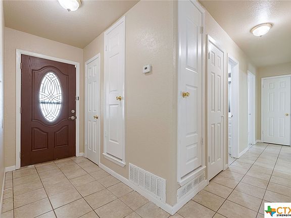 4th image of 420 Cottonwood Dr