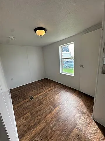 3 bed, 1.0 bath, 840 sqft, $950 — Photo 3