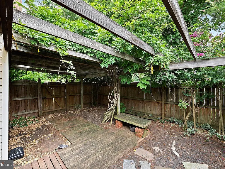 511 Avondale Dr — Photo 63