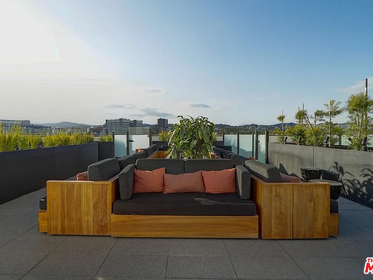10777 Wilshire Blvd #210 — Photo 15