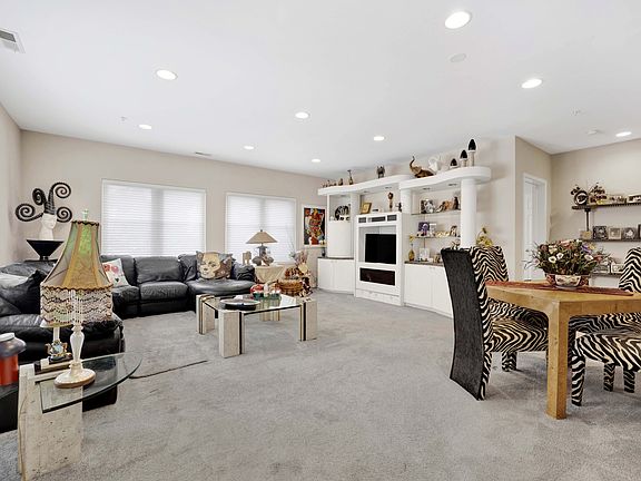 3rd image of 800 Weidner Rd APT 208