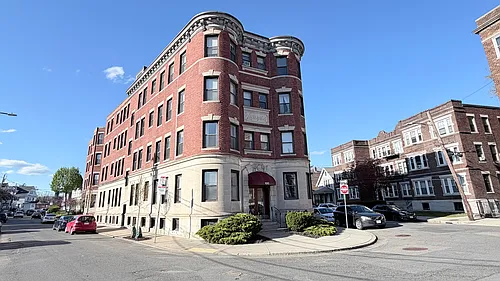 100 Linden St #8 Photo 1