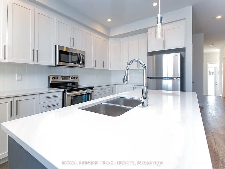 645 Hamsa St — Photo 12