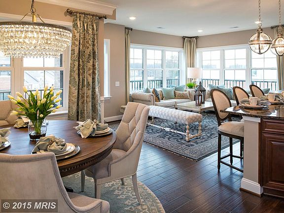 2nd image of 2903 Bleeker St #10411