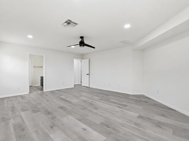 10433 Russell Pines Dr — Photo 8