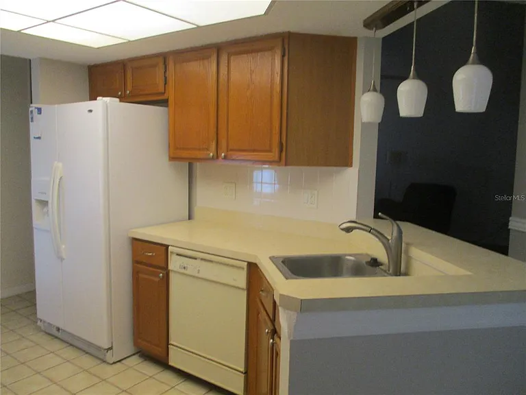 209 N Brockfield Dr — Photo 6