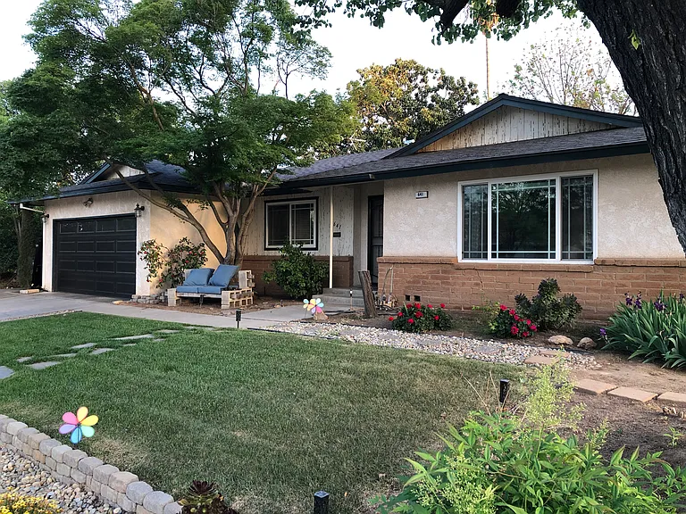 641 E Magill Ave — Photo 8