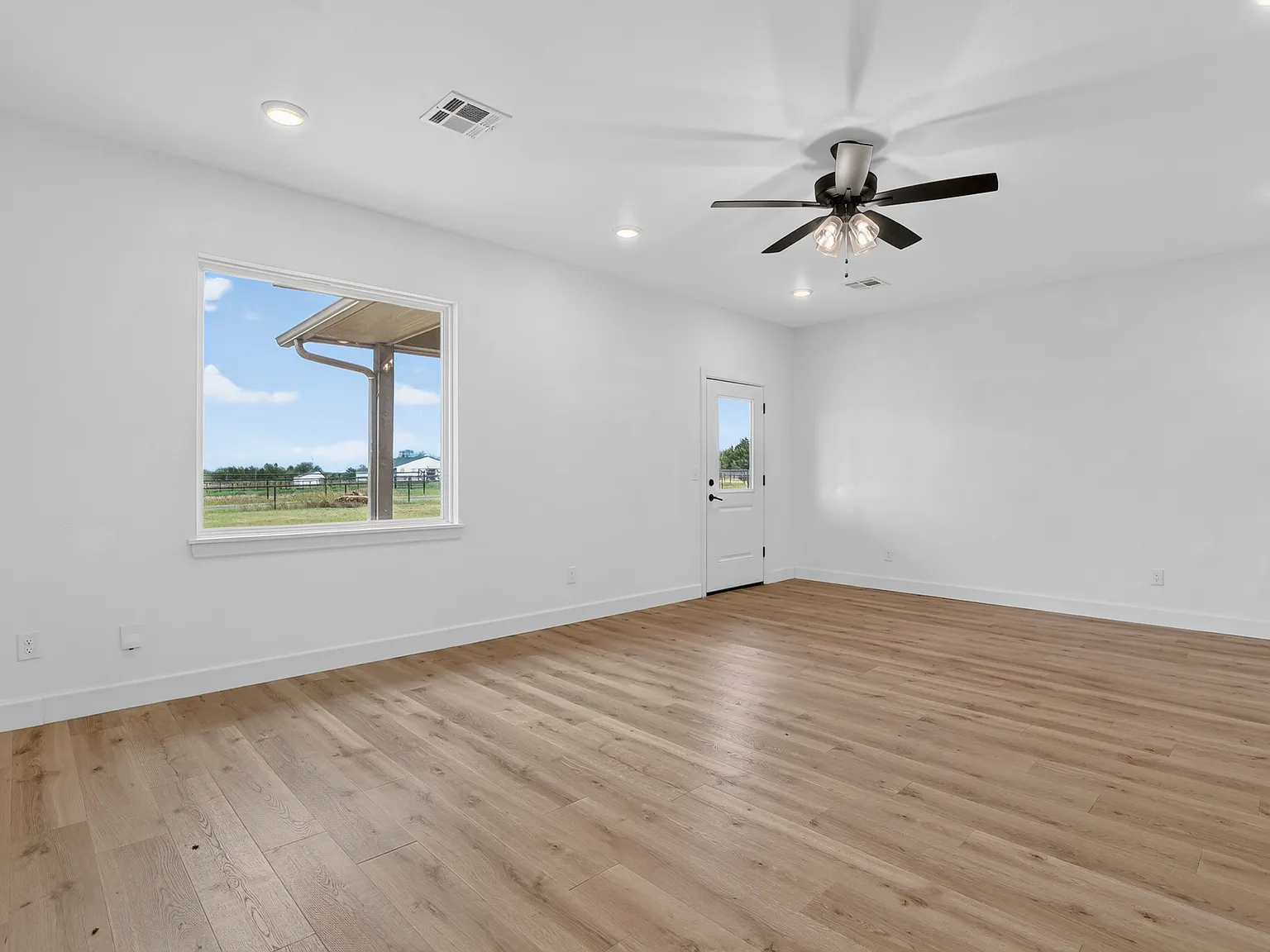 3 bed, 1500 sqft, $1,900 — Photo 4