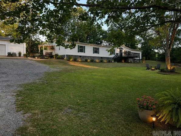 8125 Clearlake Dr, Mabelvale, AR 72103