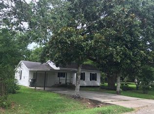 2834 Ruby Dr, Groves, TX 77619