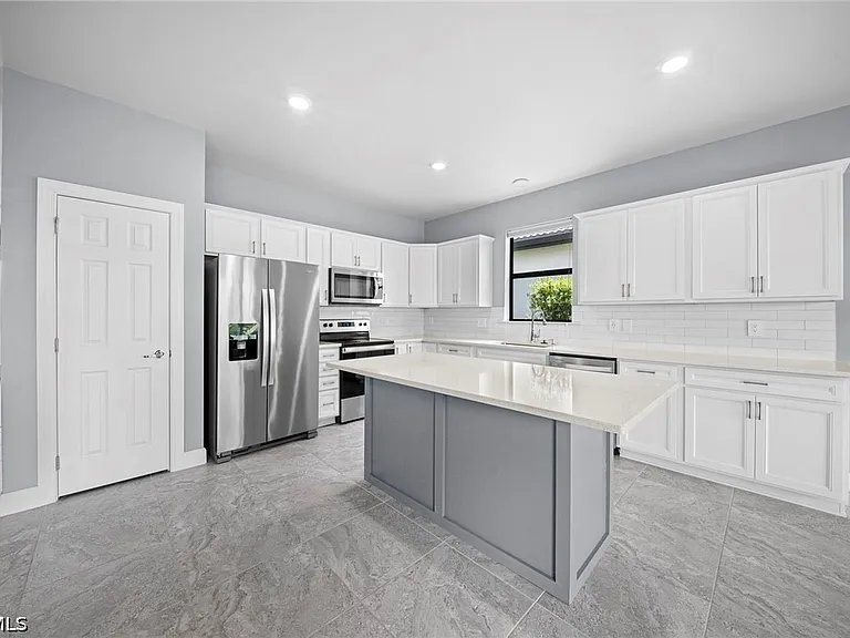 3685 E Hampton Cir — Photo 14