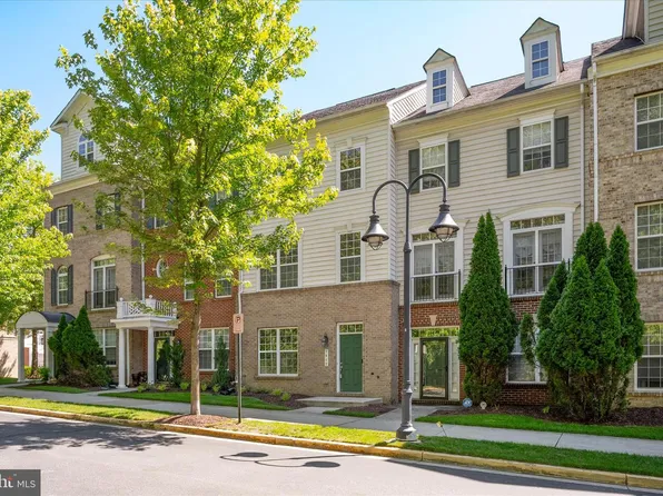 7907 Homefield Dr, Landover, MD 20785