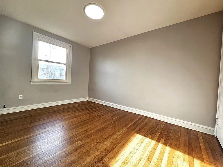 1009 Rosalie St — Photo 9