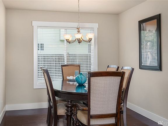 Intimate Formal Dining Room Space