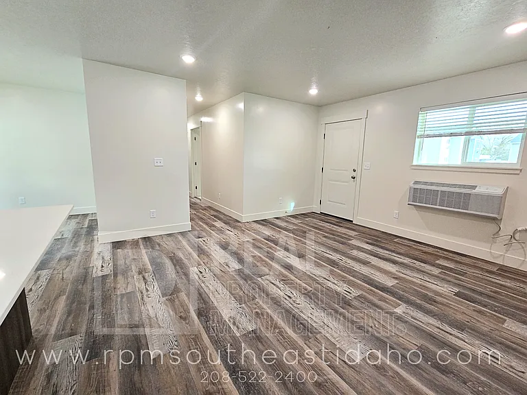 647 S 3 W — Photo 14