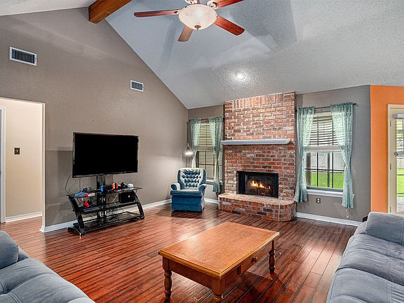 4th image of 464 Mayfair Ct