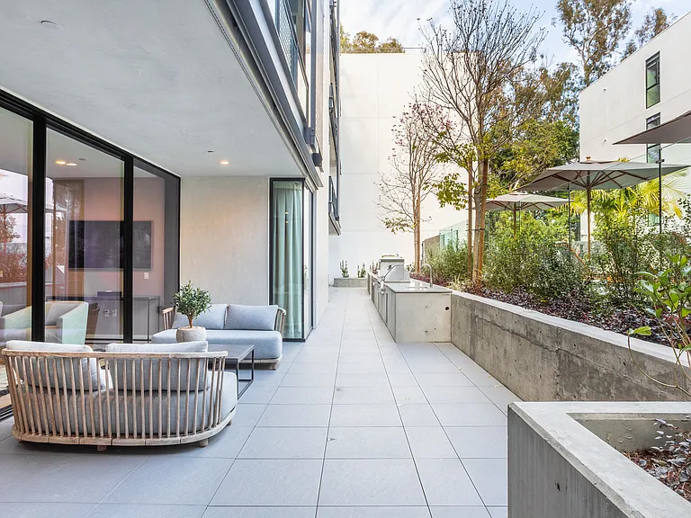 Respara Brentwood — Photo 15