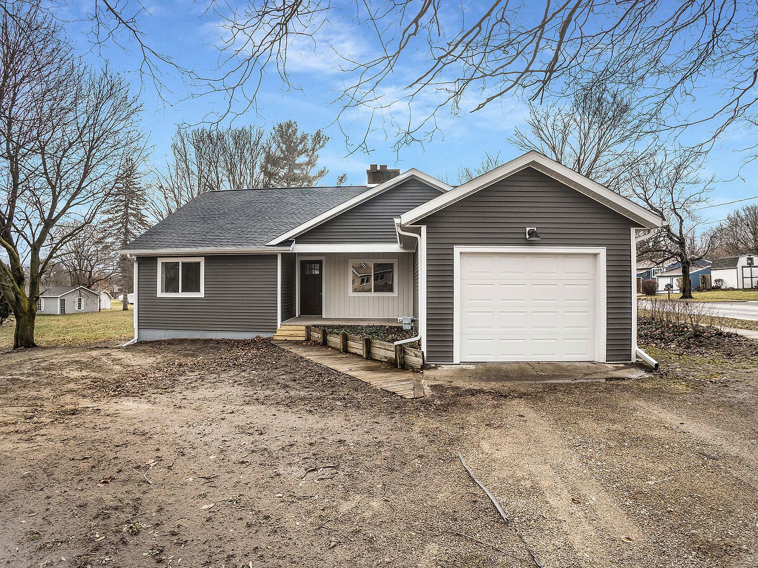 711 W Main St, Middleville, MI 49333 Zillow