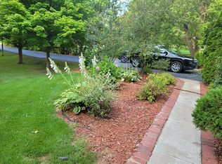 420 Cross Creek Rd, Racine, WI 53402