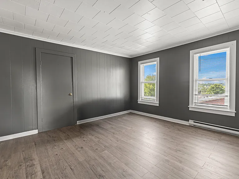 205 Darrow Ave #3R — Photo 7
