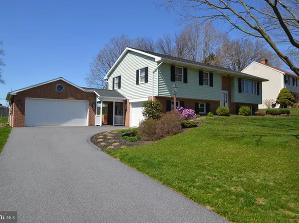 556 Schoolway Dr, Manheim, PA 17545
