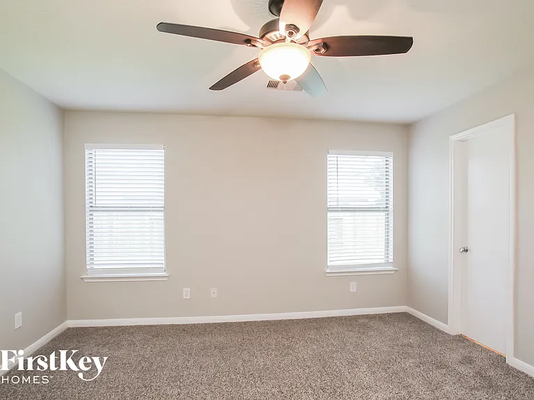 3043 Legends York Dr — Photo 7