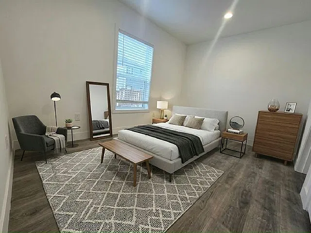 3 bed, 960 sqft, $1,950 — Photo 4