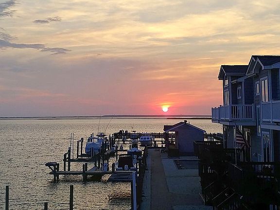 3rd image of 102 W Roosevelt Ave APT 6