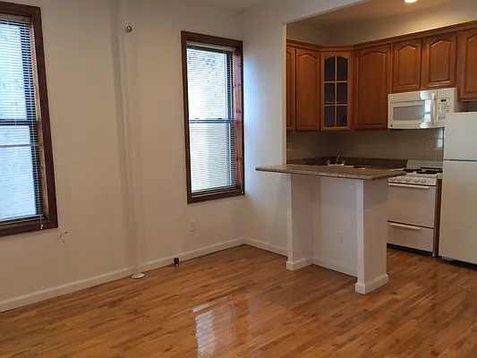 Rented by Brooklyn Real Inc | media 19
