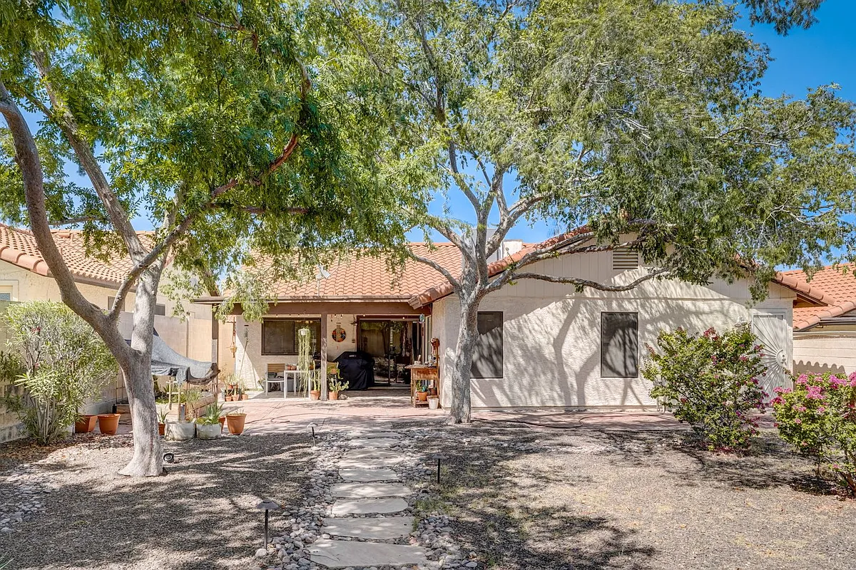 Building Photo - 1540 N El Camino Dr